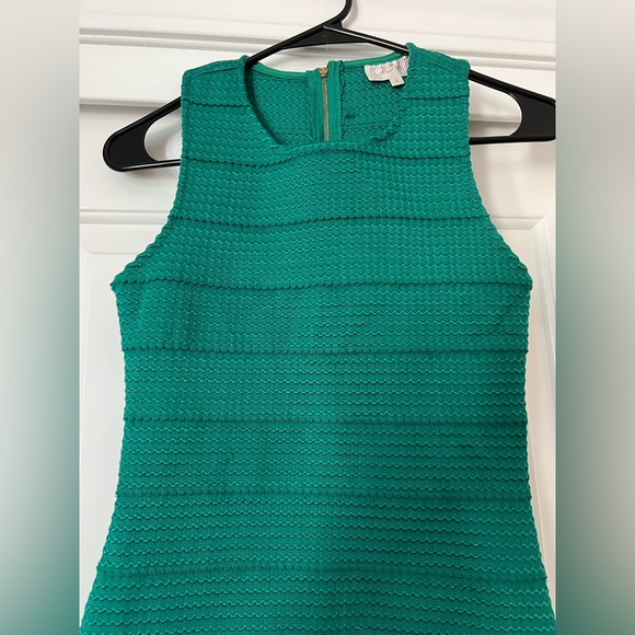 Devlin Kelly Green Textured BodyCon Dress size S - Picture 2 of 7